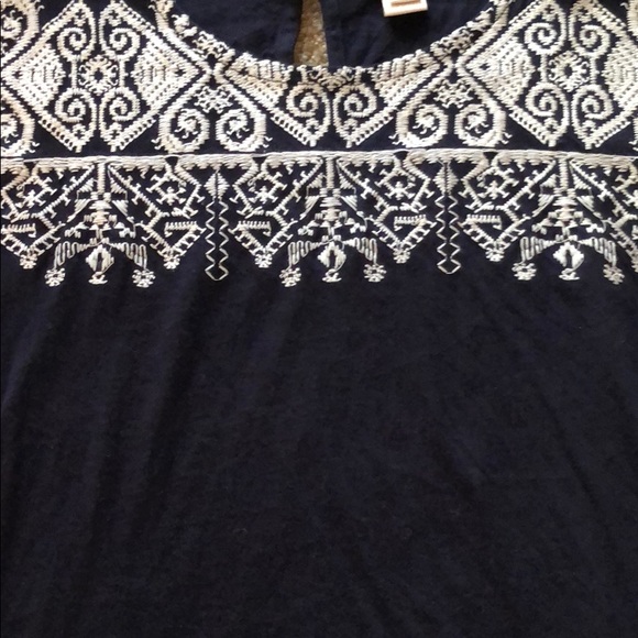 Shirt - Picture 3 of 3